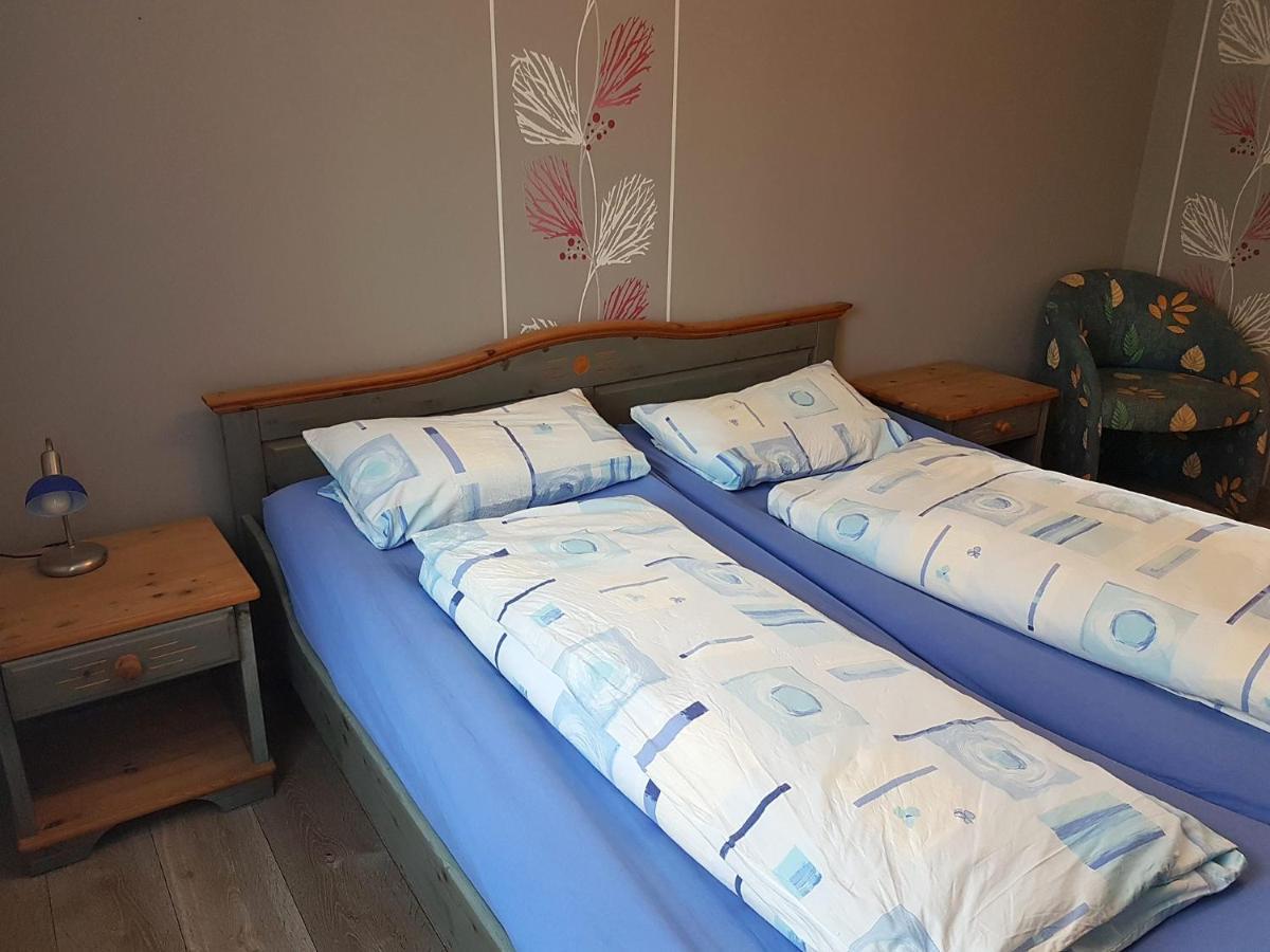 Monteurwohnungen Goeb - Nicht Fuer Urlaubsgaeste Geisa Eksteriør billede