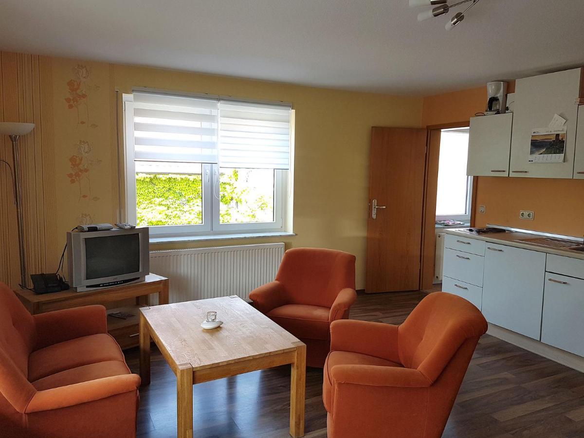 Monteurwohnungen Goeb - Nicht Fuer Urlaubsgaeste Geisa Eksteriør billede